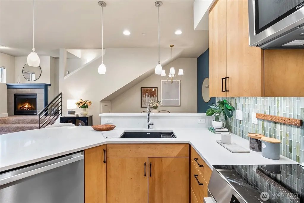 71 Pine Street Edmonds WA 98020