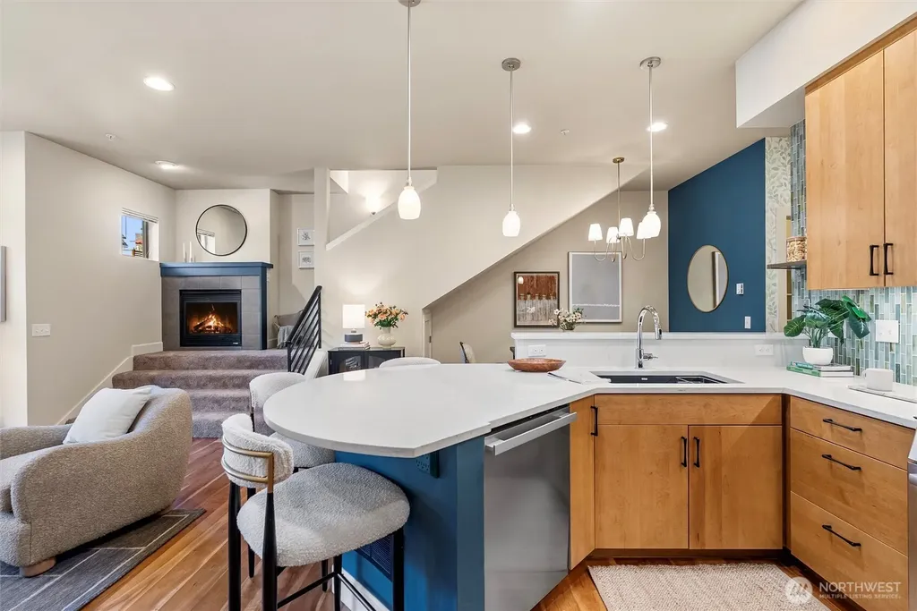 71 Pine Street Edmonds WA 98020