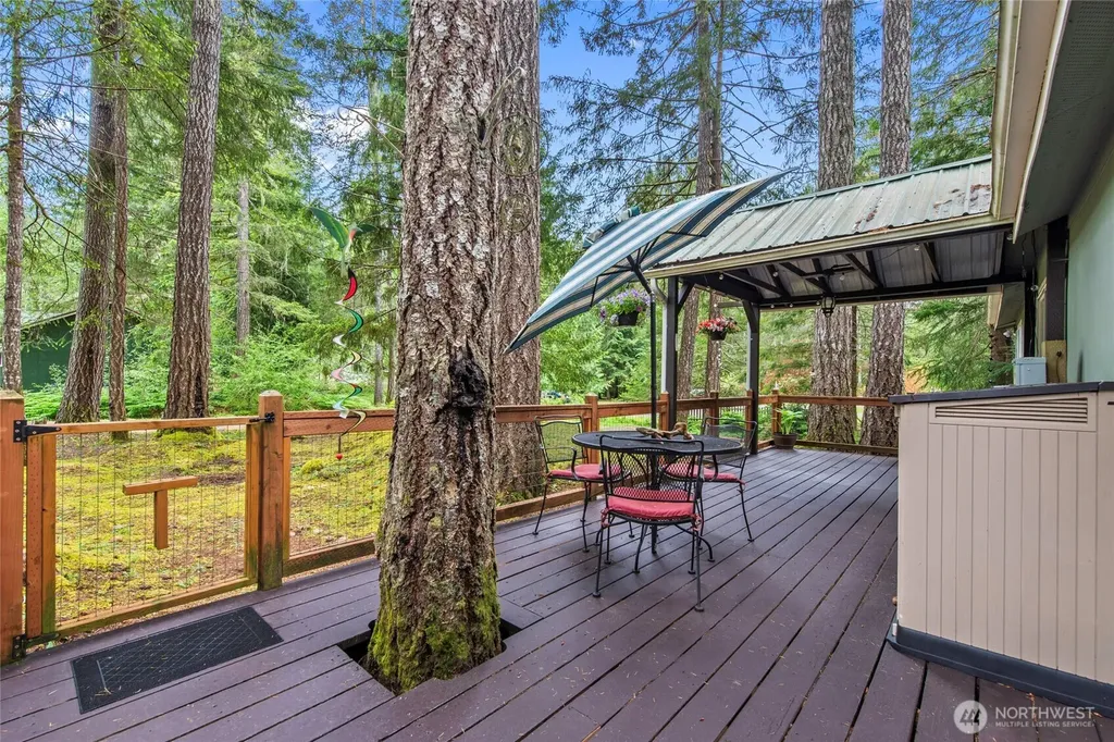 30 N Carp Place N Hoodsport WA 98548