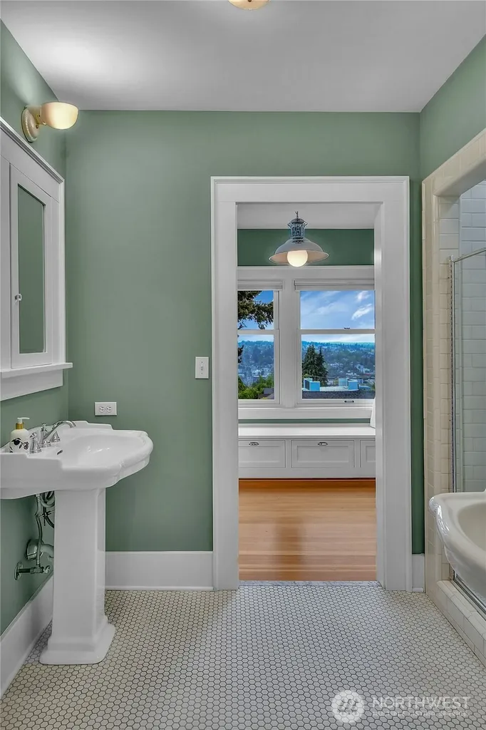 110 Smith Street Seattle WA 98109