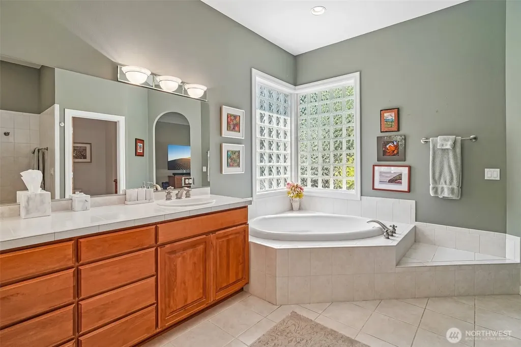 5110 N Foxglove Drive NW Gig Harbor WA 98332
