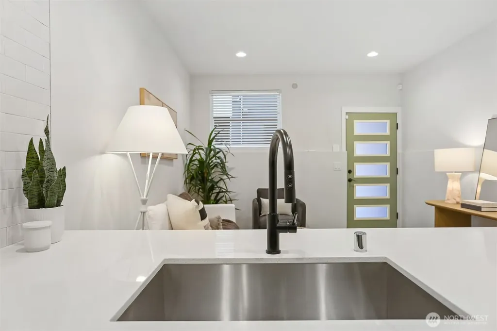 1913 15th Avenue S Seattle WA 98144