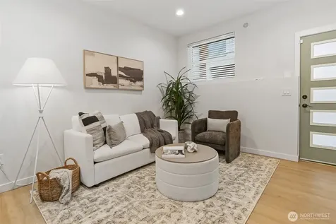1913 15th Avenue S Seattle WA 98144