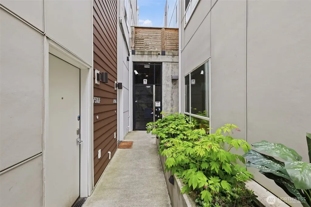 1498 NW 75th Street Seattle WA 98117