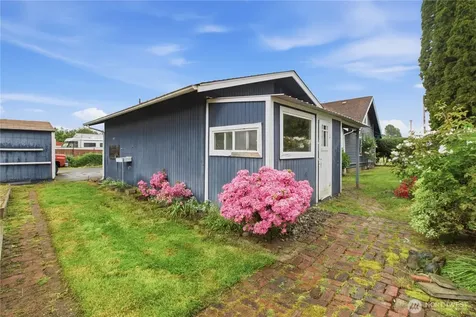 1002 7th Street SW Puyallup WA 98371