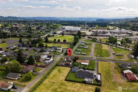 1002 7th Street SW Puyallup WA 98371