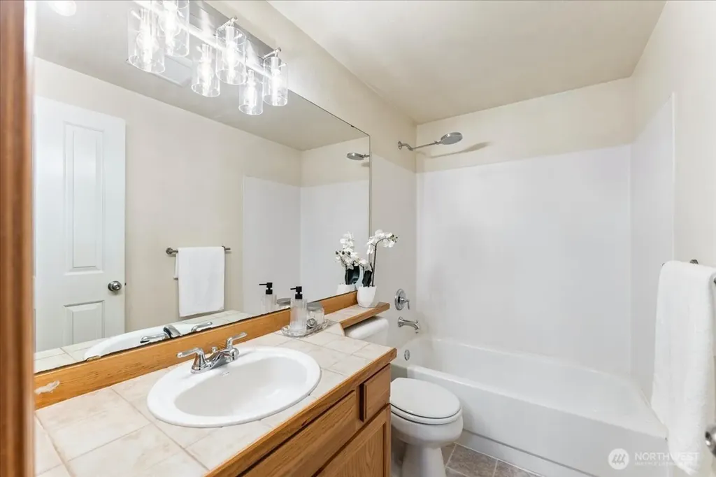 1009 112th Street SE Everett WA 98208