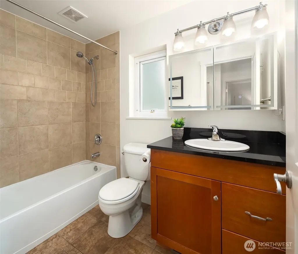 17 W Dravus Street Seattle WA 98119