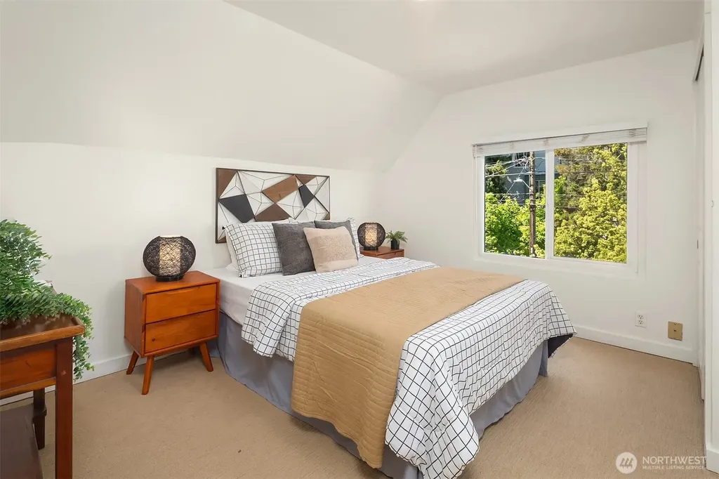 17 W Dravus Street Seattle WA 98119