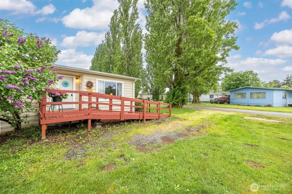 380 E Pole Road Lynden WA 98264