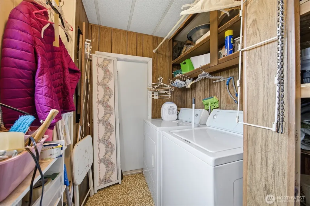 380 E Pole Road Lynden WA 98264