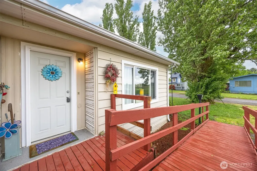 380 E Pole Road Lynden WA 98264