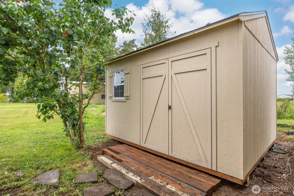 380 E Pole Road Lynden WA 98264