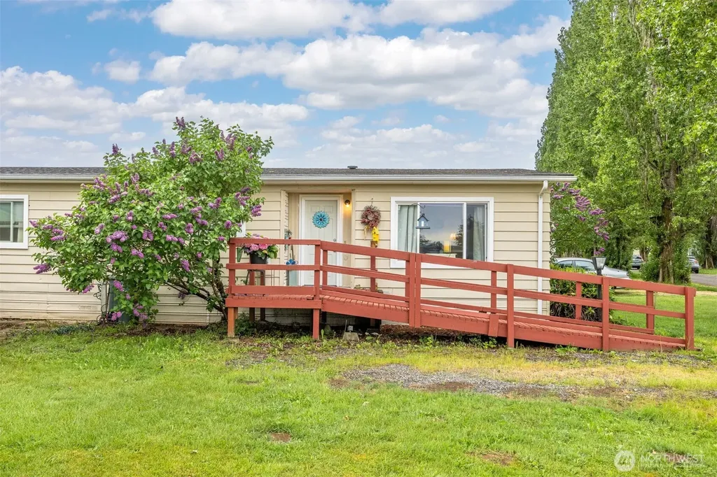 380 E Pole Road Lynden WA 98264