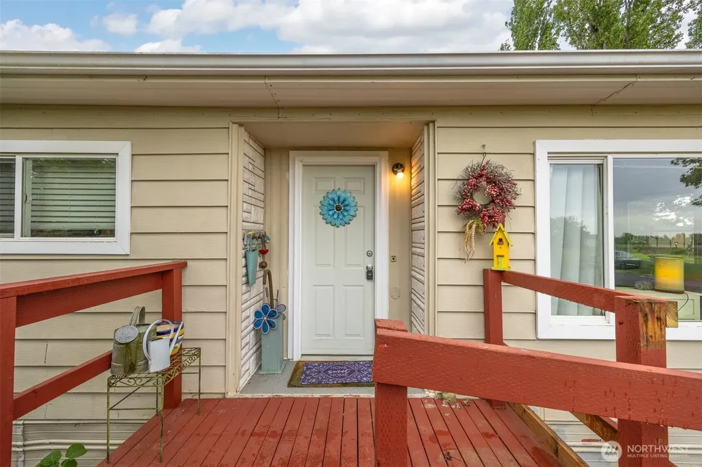 380 E Pole Road Lynden WA 98264