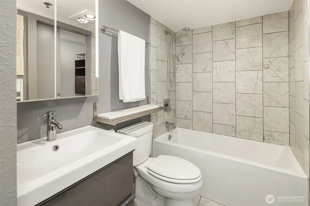 121 Vine Street Seattle WA 98121
