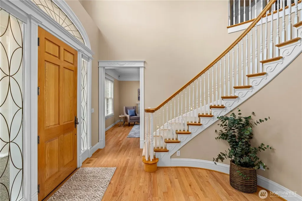 649 E Lake Sammamish Parkway SE Sammamish WA 98074