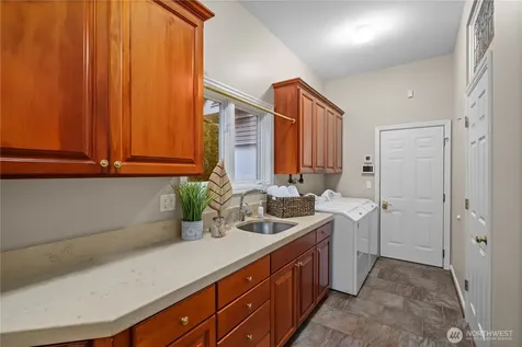 649 E Lake Sammamish Parkway SE Sammamish WA 98074