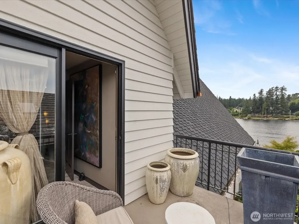 1504 E Lakeshore Drive Lake Stevens WA 98258