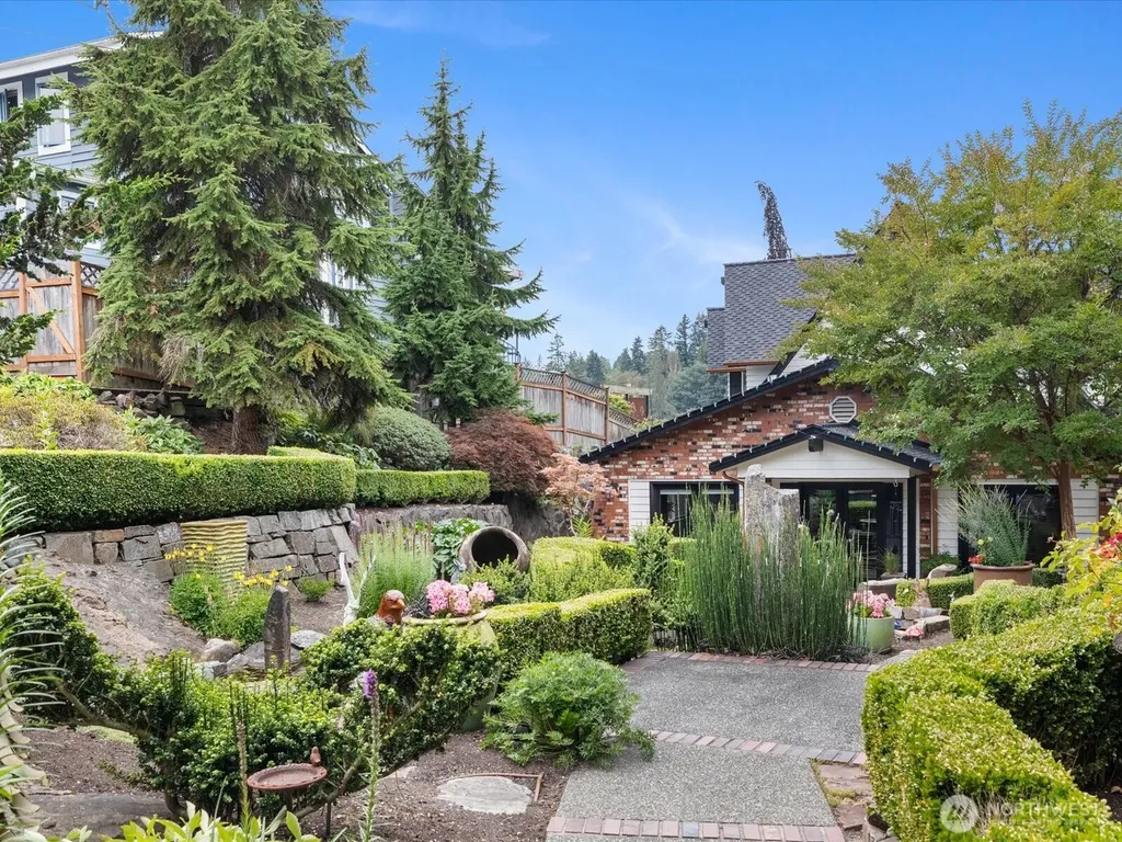 1504 E Lakeshore Drive Lake Stevens WA 98258