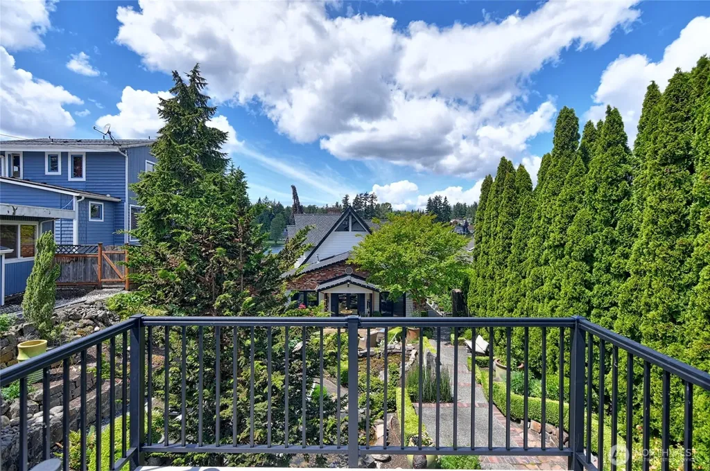 1504 E Lakeshore Drive Lake Stevens WA 98258