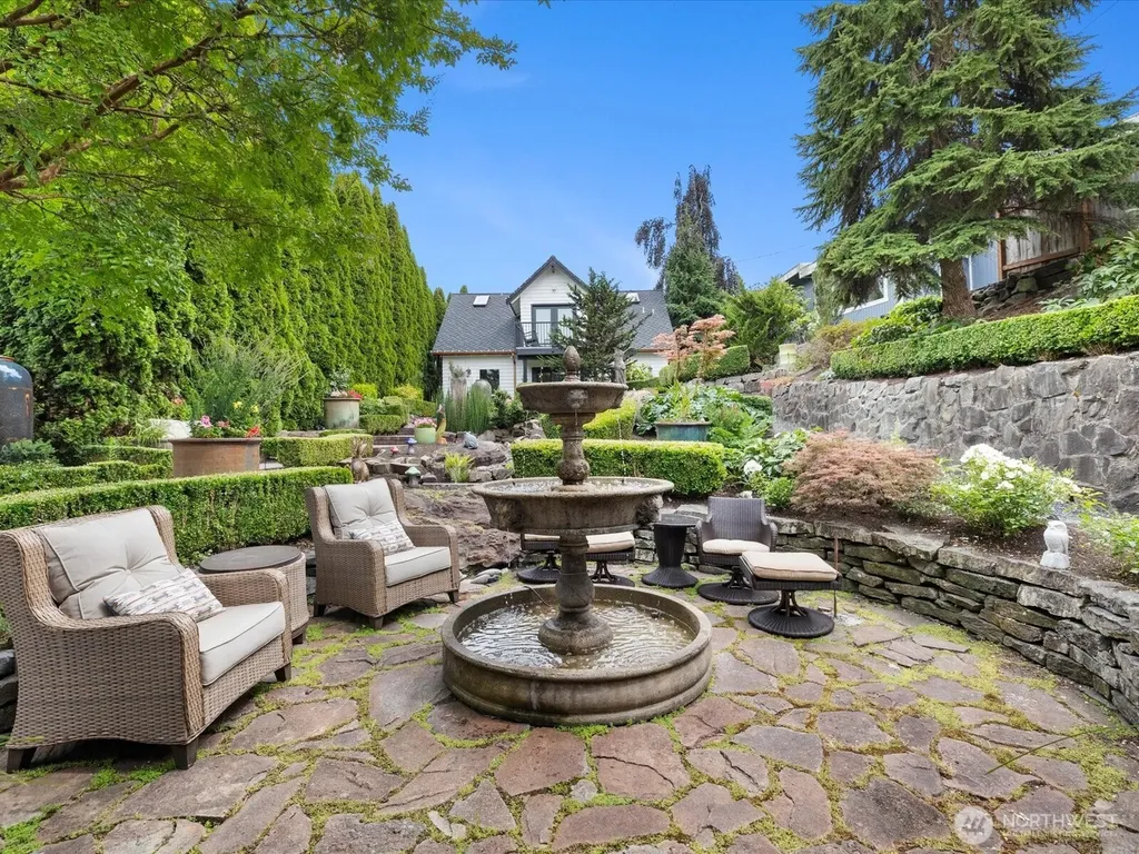 1504 E Lakeshore Drive Lake Stevens WA 98258