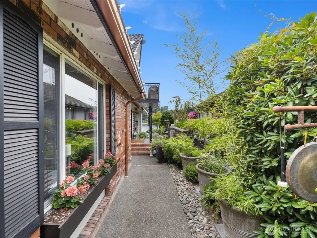 1504 E Lakeshore Drive Lake Stevens WA 98258