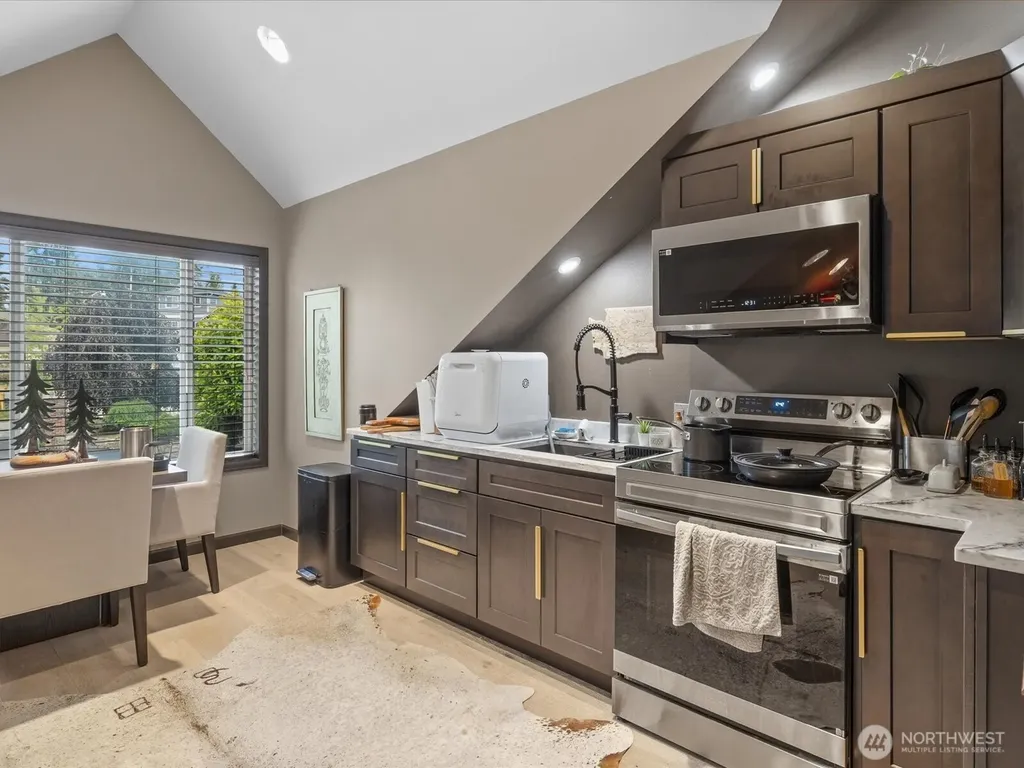 1504 E Lakeshore Drive Lake Stevens WA 98258