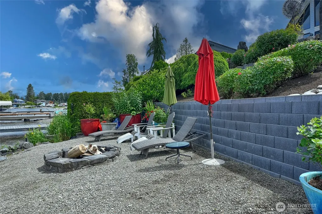 1504 E Lakeshore Drive Lake Stevens WA 98258