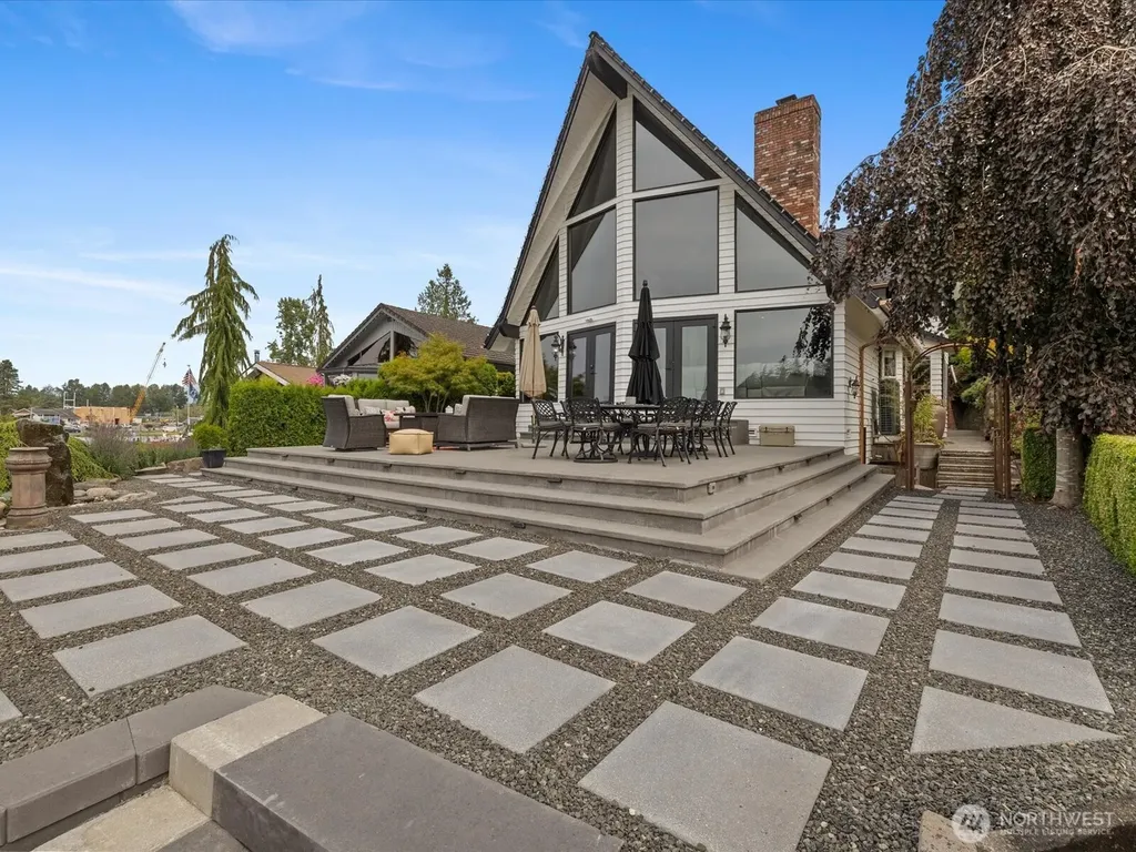 1504 E Lakeshore Drive Lake Stevens WA 98258