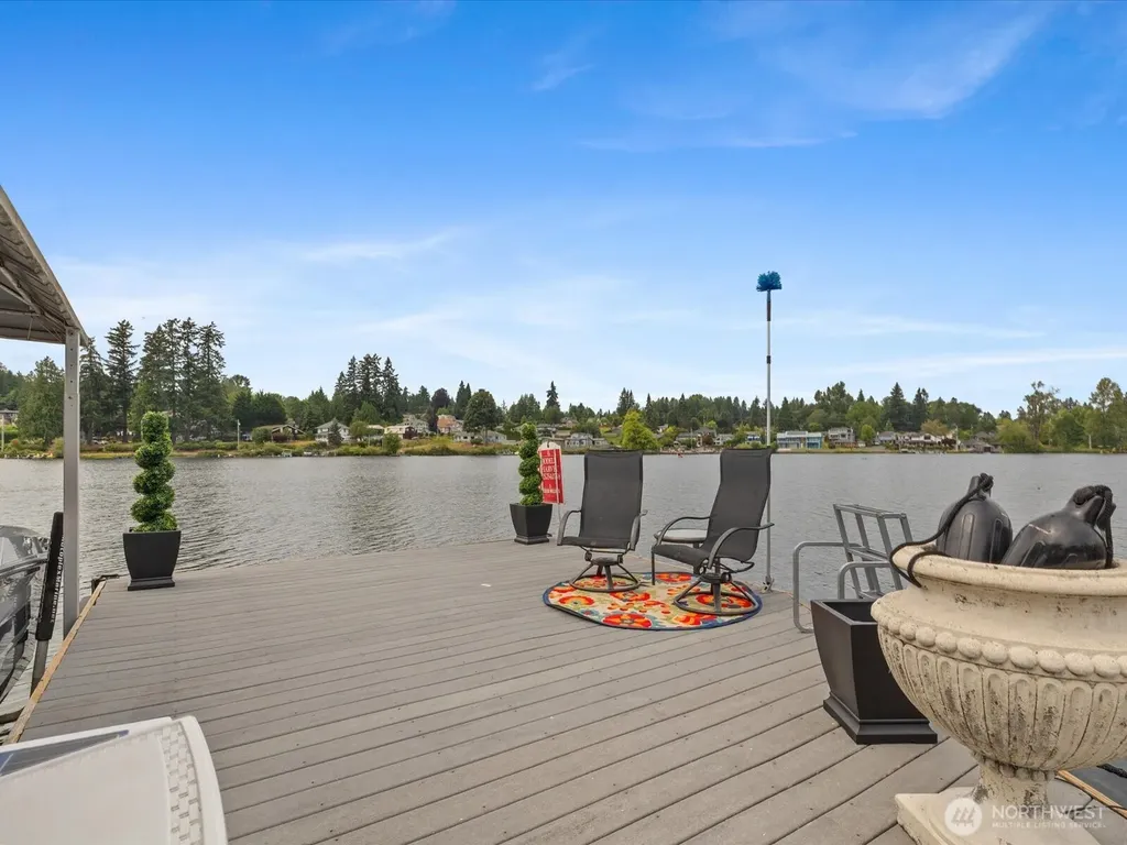 1504 E Lakeshore Drive Lake Stevens WA 98258