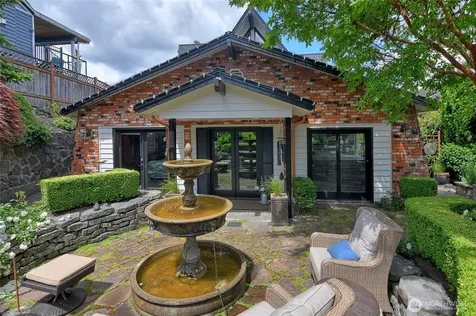 1504 E Lakeshore Drive Lake Stevens WA 98258