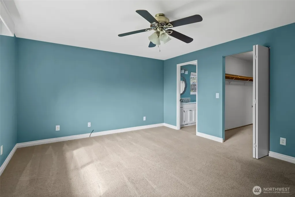 1433 Martha Way Oak Harbor WA 98277