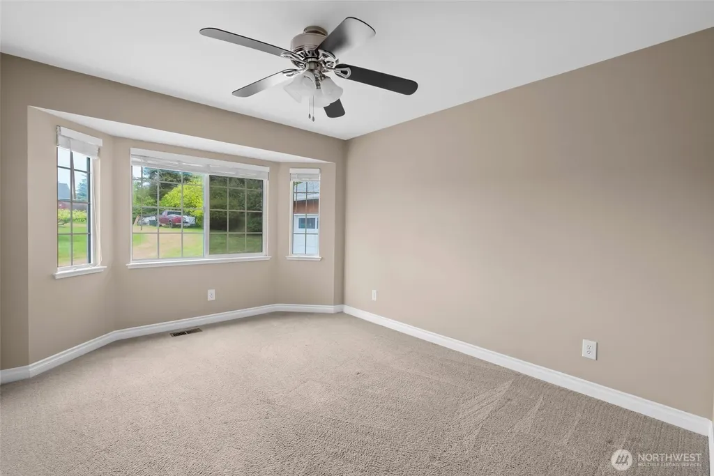 1433 Martha Way Oak Harbor WA 98277