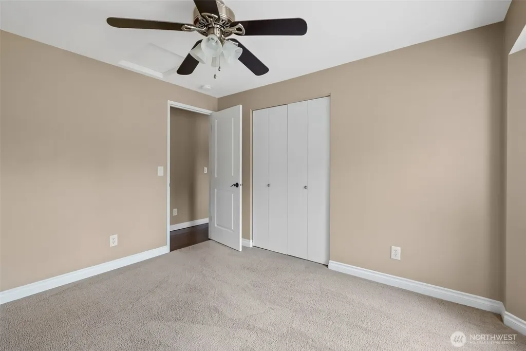 1433 Martha Way Oak Harbor WA 98277