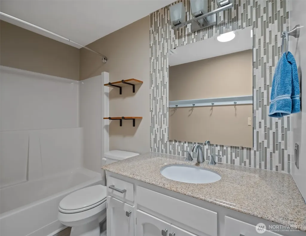 1433 Martha Way Oak Harbor WA 98277