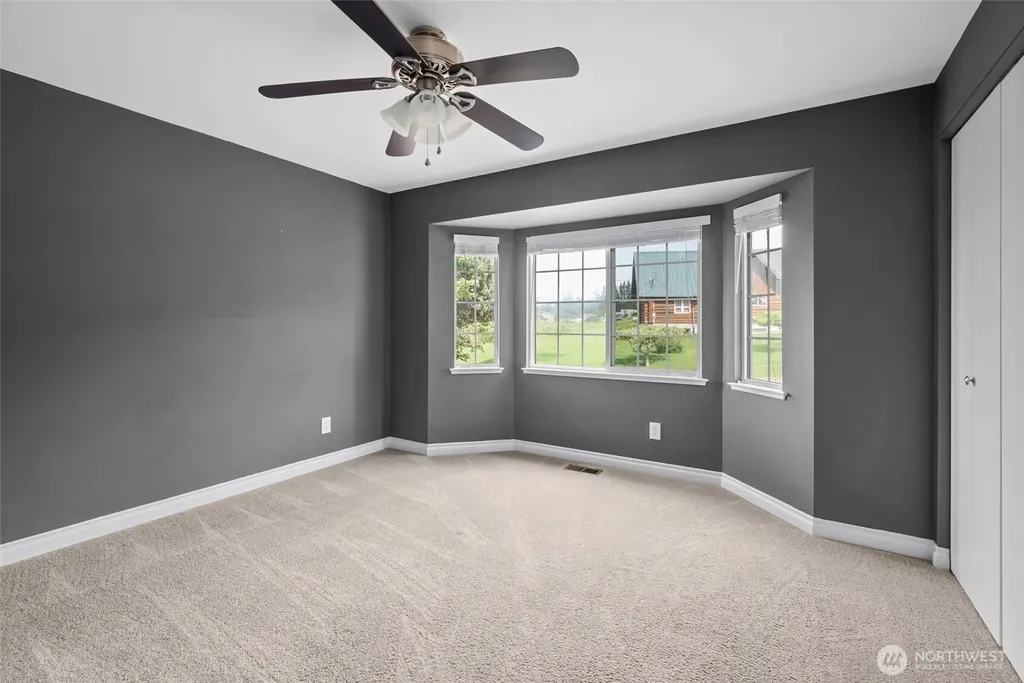 1433 Martha Way Oak Harbor WA 98277