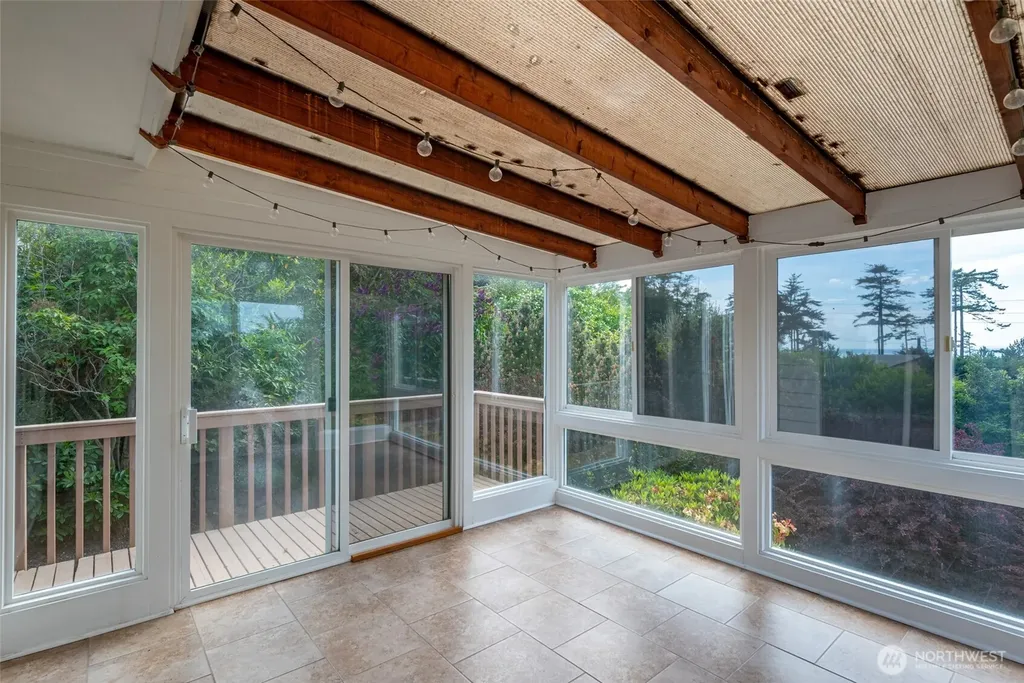 1433 Martha Way Oak Harbor WA 98277
