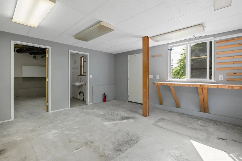 1433 Martha Way Oak Harbor WA 98277