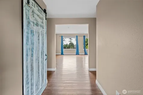 1433 Martha Way Oak Harbor WA 98277