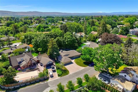 2106 Barge Street Yakima WA 98902