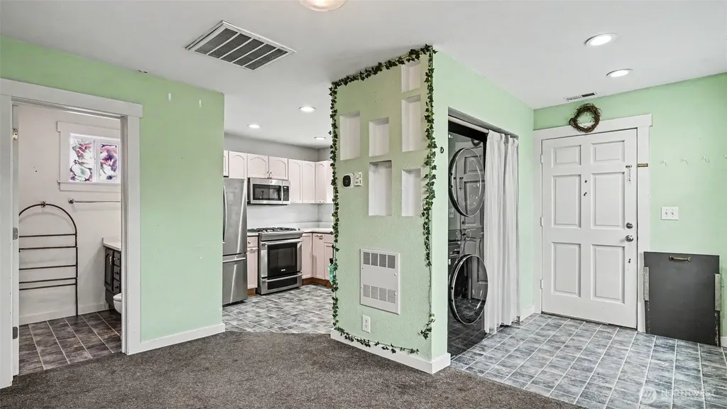 926 E Marine View Drive Everett WA 98201