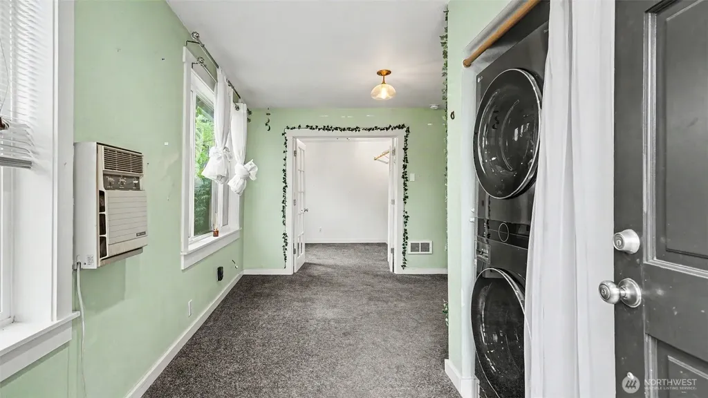 926 E Marine View Drive Everett WA 98201
