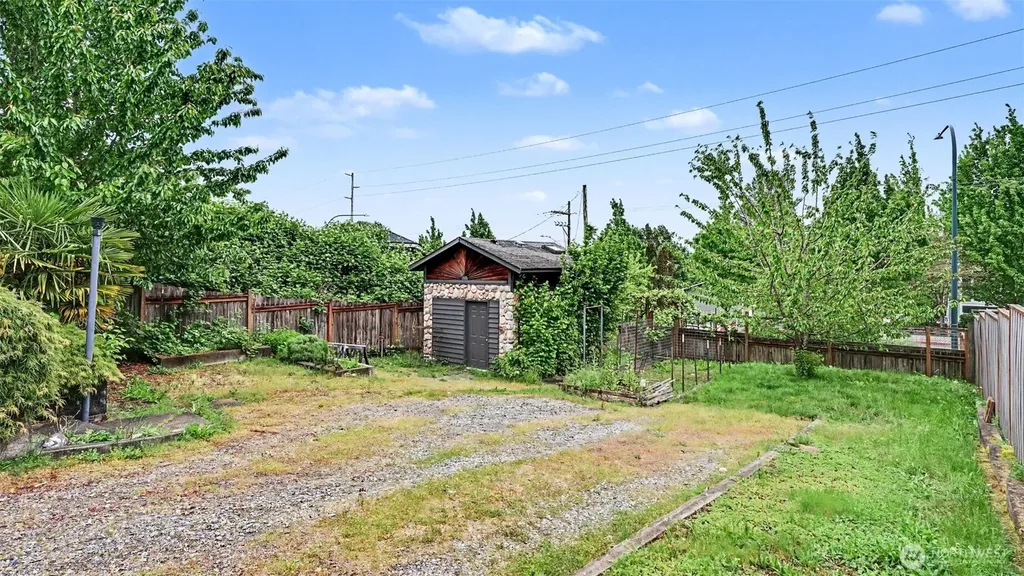 926 E Marine View Drive Everett WA 98201