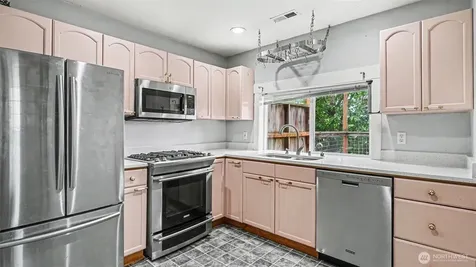 926 E Marine View Drive Everett WA 98201