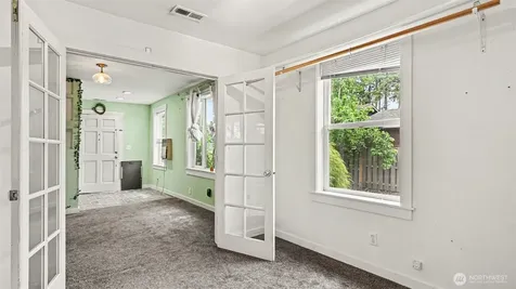 926 E Marine View Drive Everett WA 98201