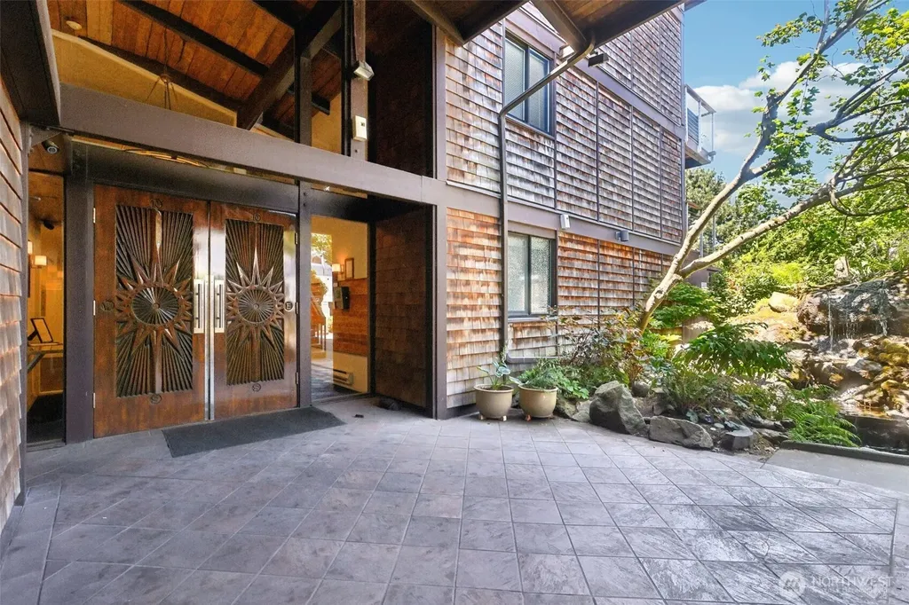 3717 Beach Drive SW Seattle WA 98106