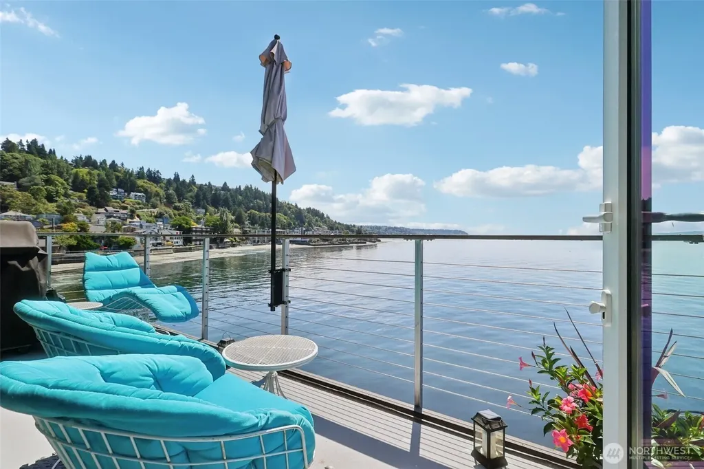 3717 Beach Drive SW Seattle WA 98106
