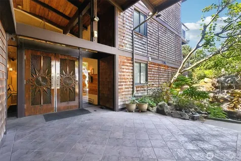 3717 Beach Drive SW Seattle WA 98106