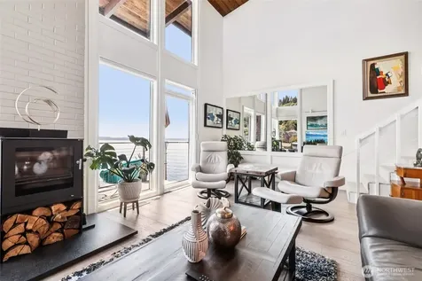 3717 Beach Drive SW Seattle WA 98106